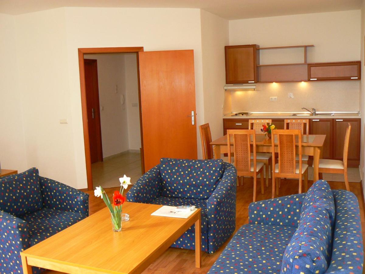 Joya Park Apartments Golden Sands Ngoại thất bức ảnh